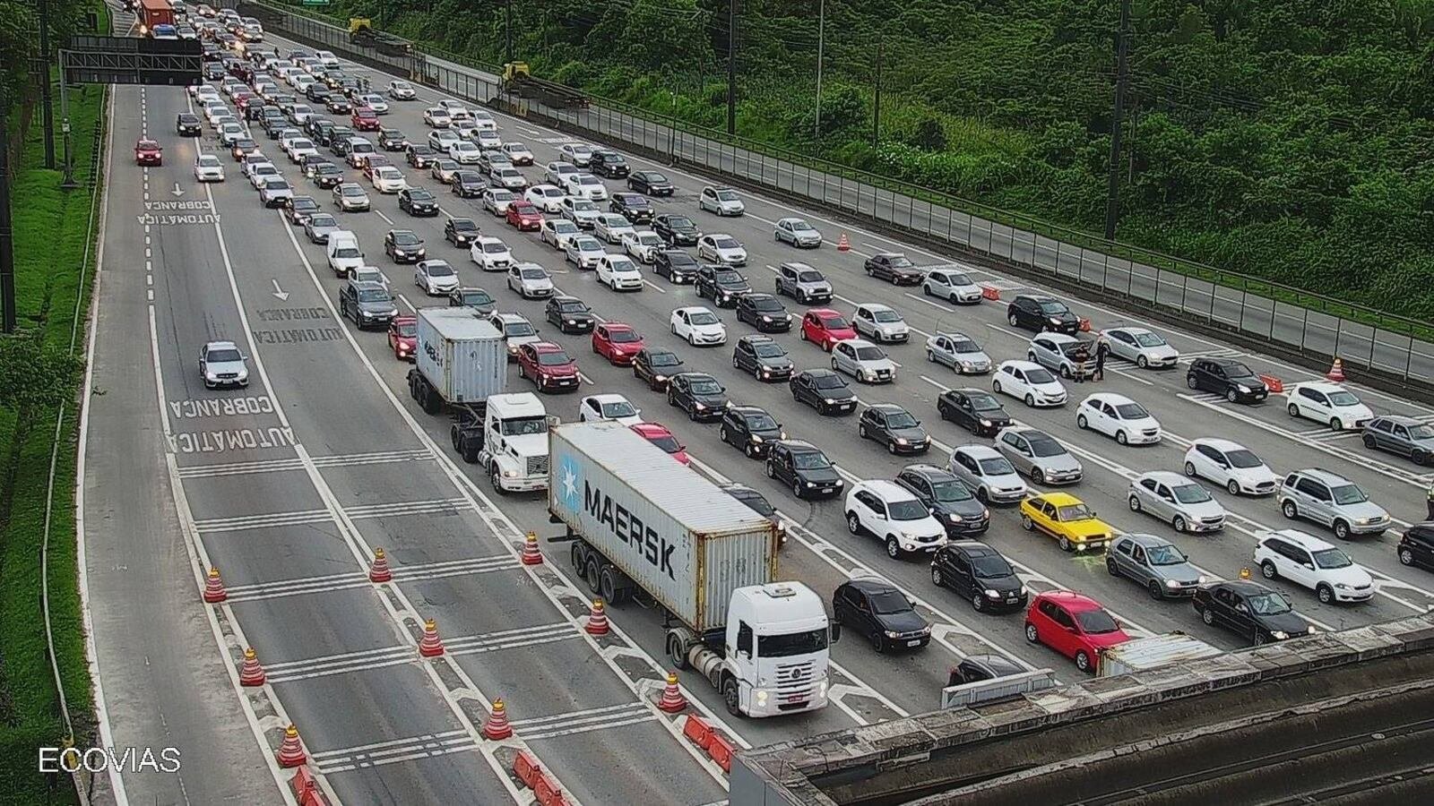 Trânsito intenso no interior de São Paulo